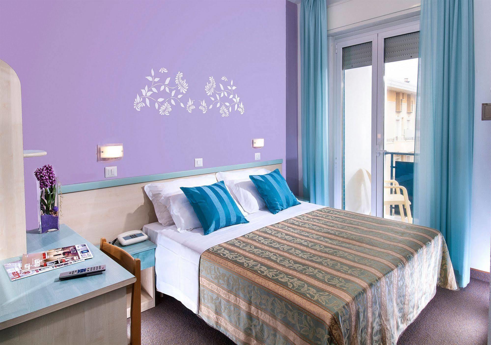Hotel Diana Белларія-Іджеа-Марина Екстер'єр фото